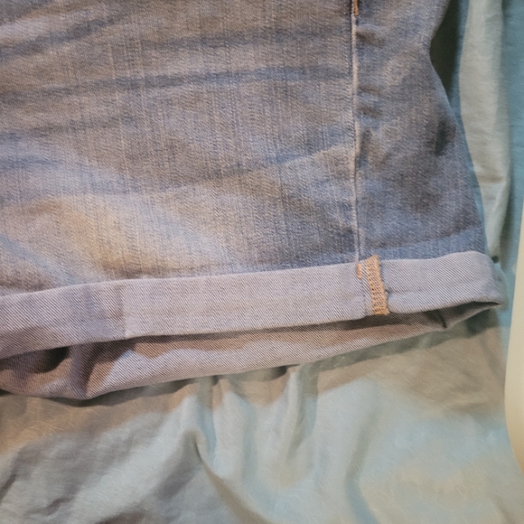 Mossimo High Rise Midi Shorts Medium Wash (Target Brand) - Picture 8 of 9